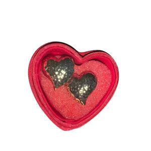 Avon vintage goldtone heart shaped clip earring  NIB 1987